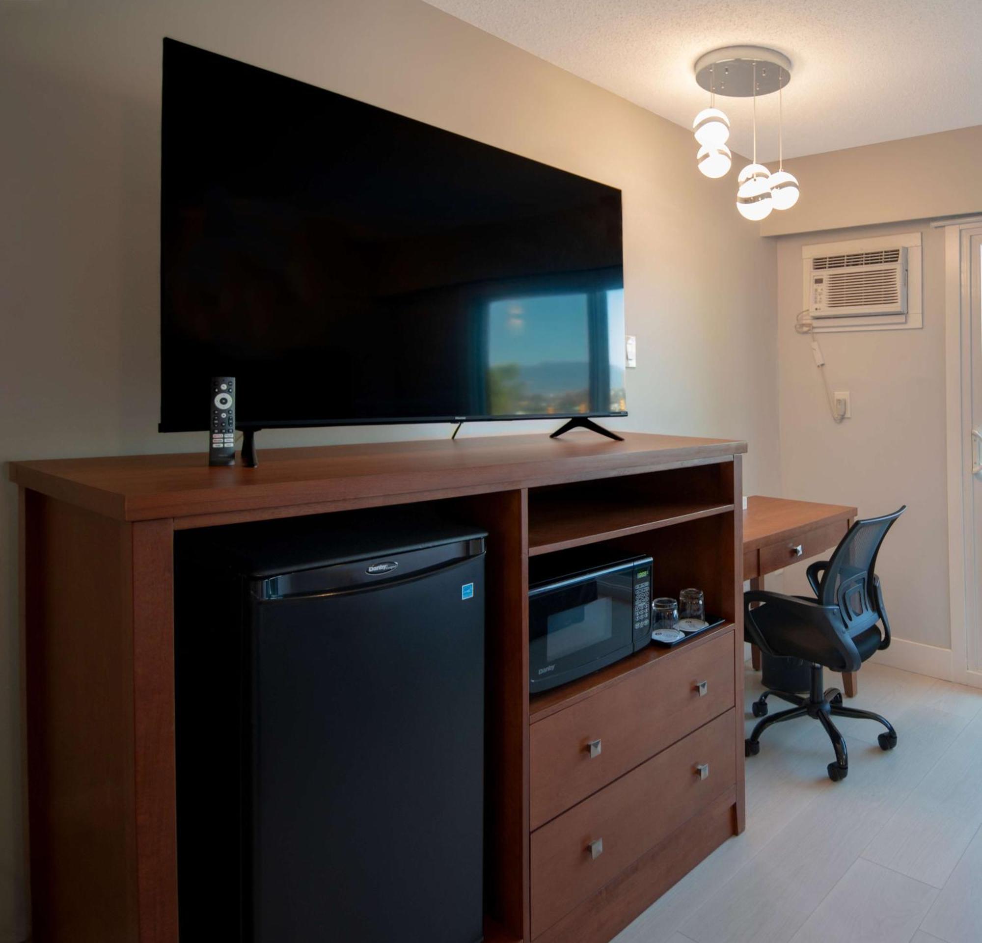 Coast Metro Vancouver Hotel Burnaby Esterno foto